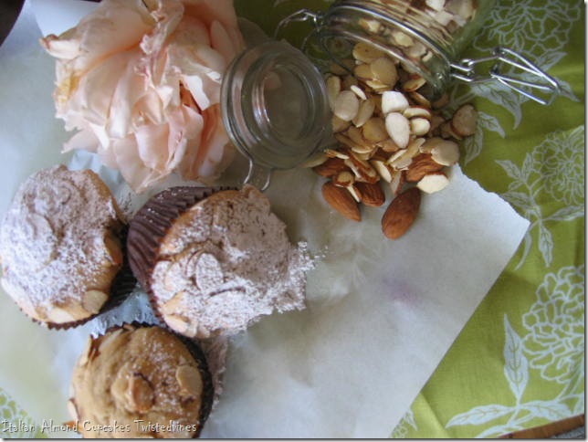 almond cupcakes 006
