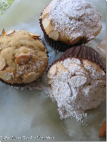 almond cupcakes 009