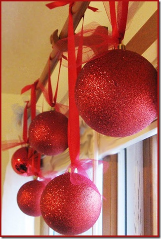red christmas bauble